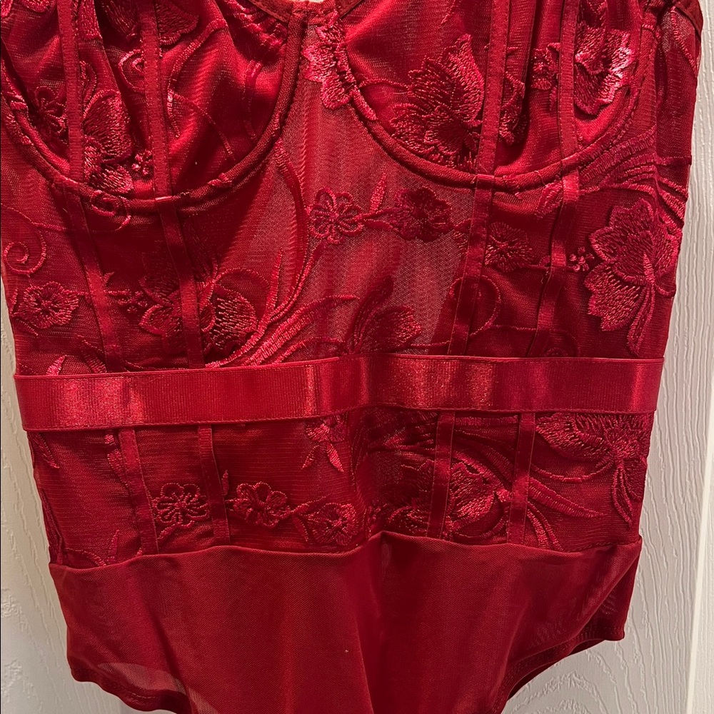 NWT Lulu's Deep Red Lace Bodysuit - Picture 3 of 10